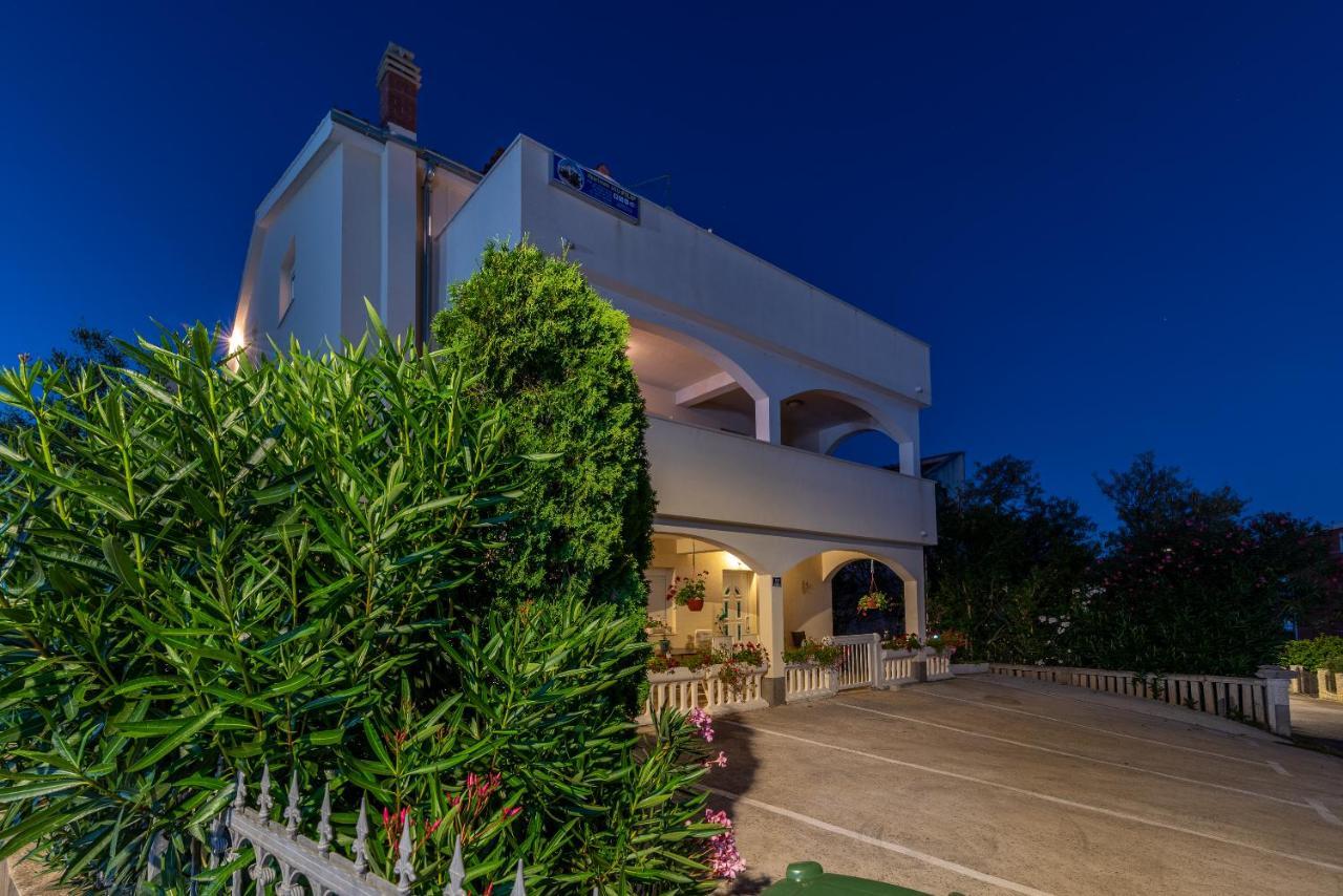 Apartments Villa Filip Трогір Екстер'єр фото