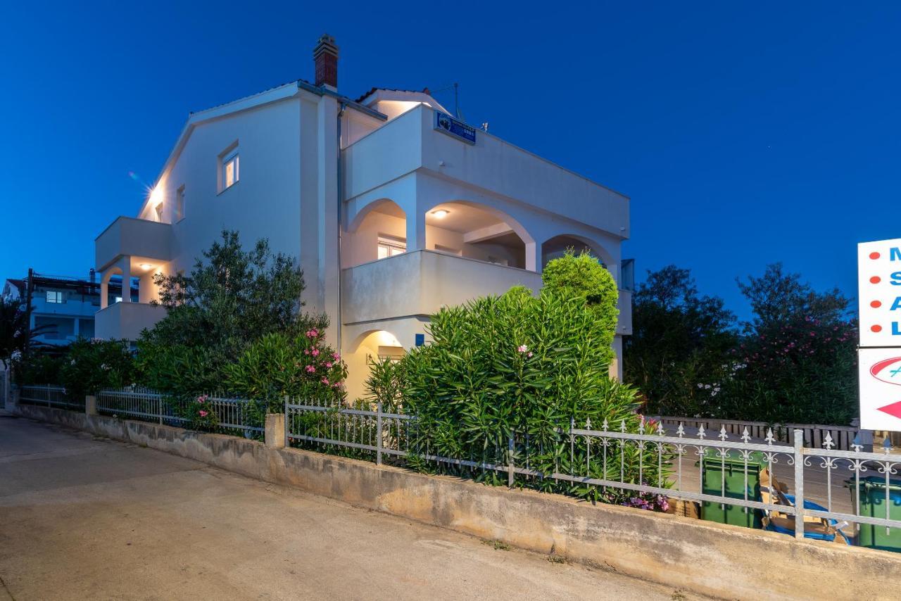 Apartments Villa Filip Трогір Екстер'єр фото