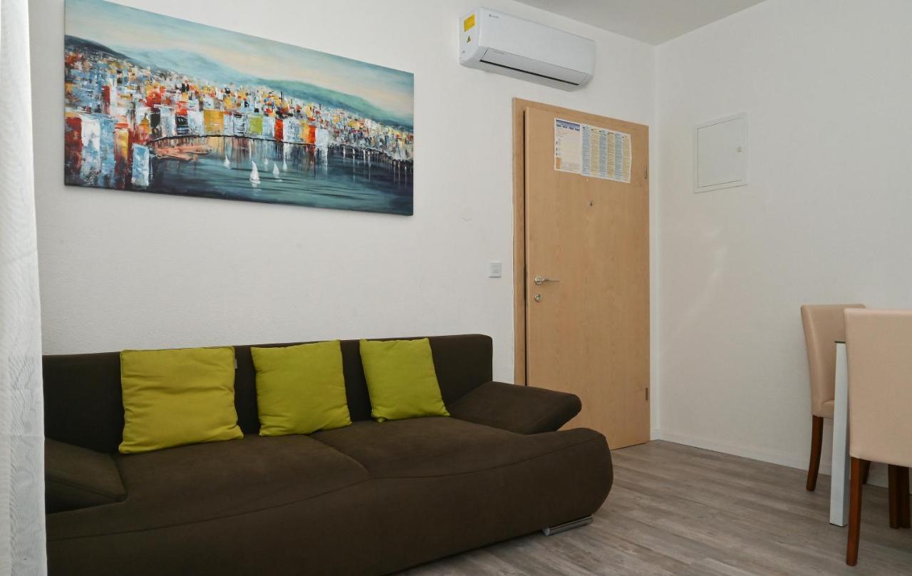 Apartments Villa Filip Трогір Екстер'єр фото
