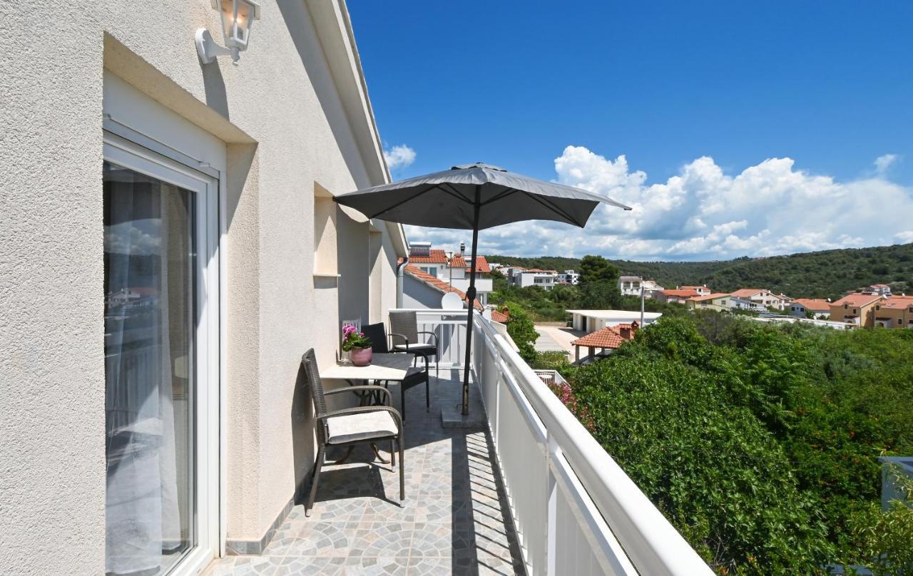 Apartments Villa Filip Трогір Екстер'єр фото