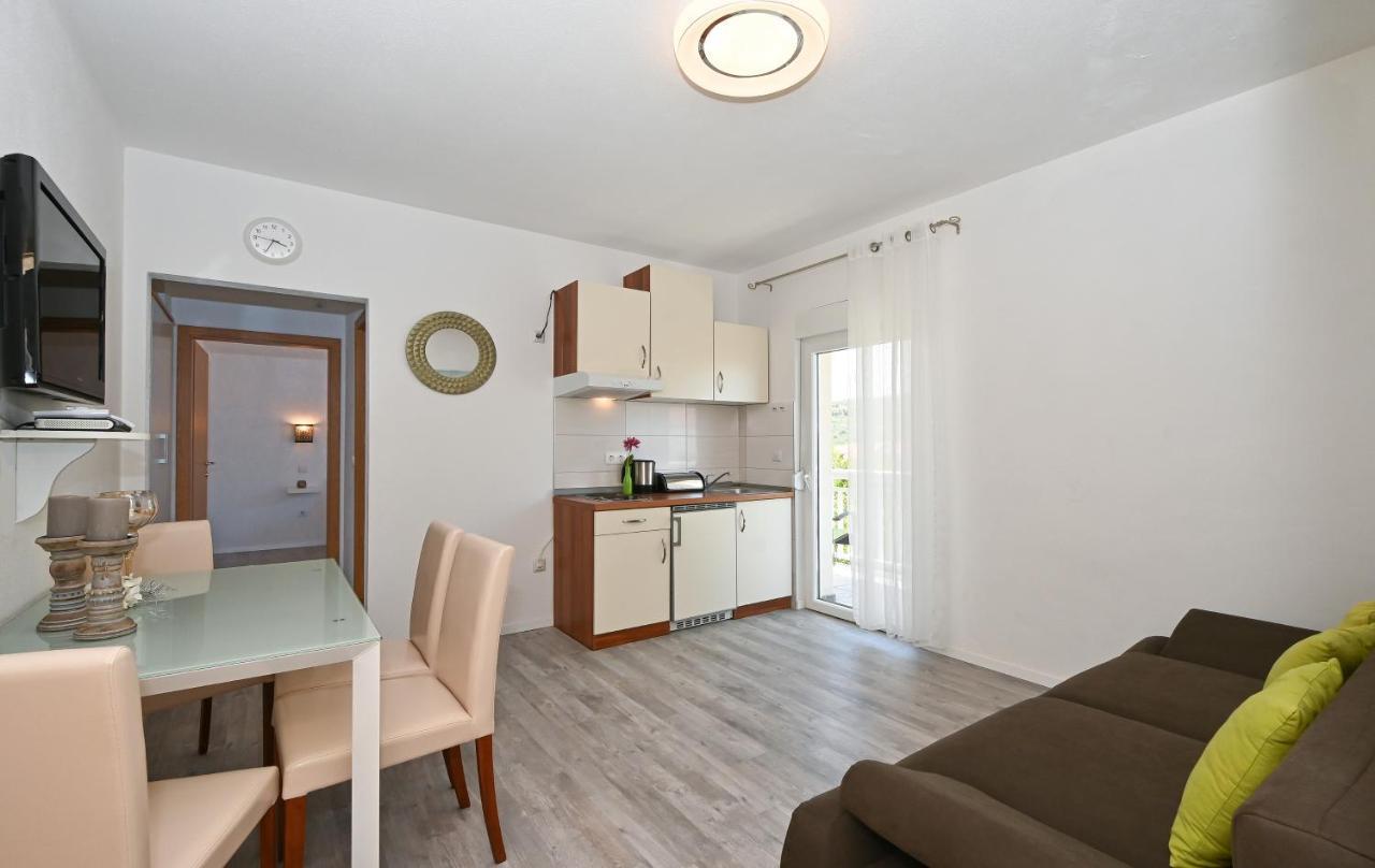 Apartments Villa Filip Трогір Екстер'єр фото