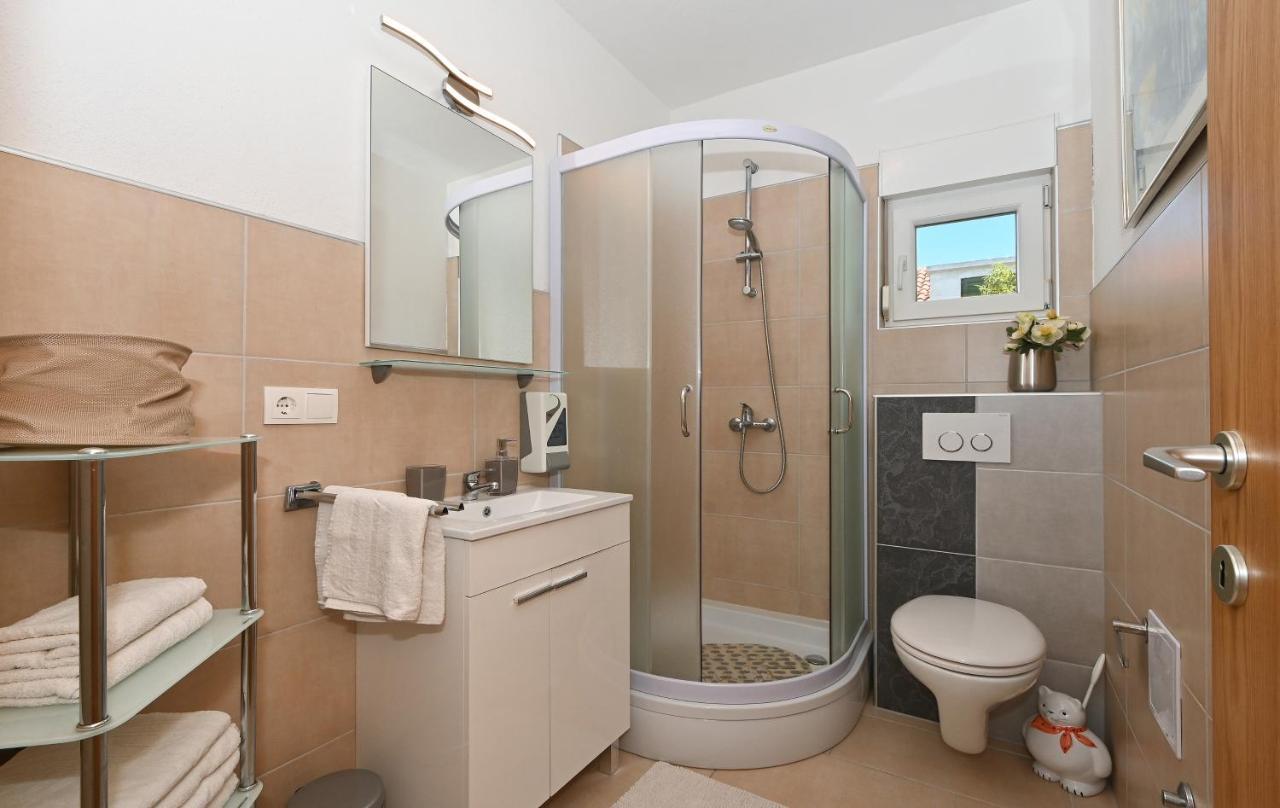 Apartments Villa Filip Трогір Екстер'єр фото