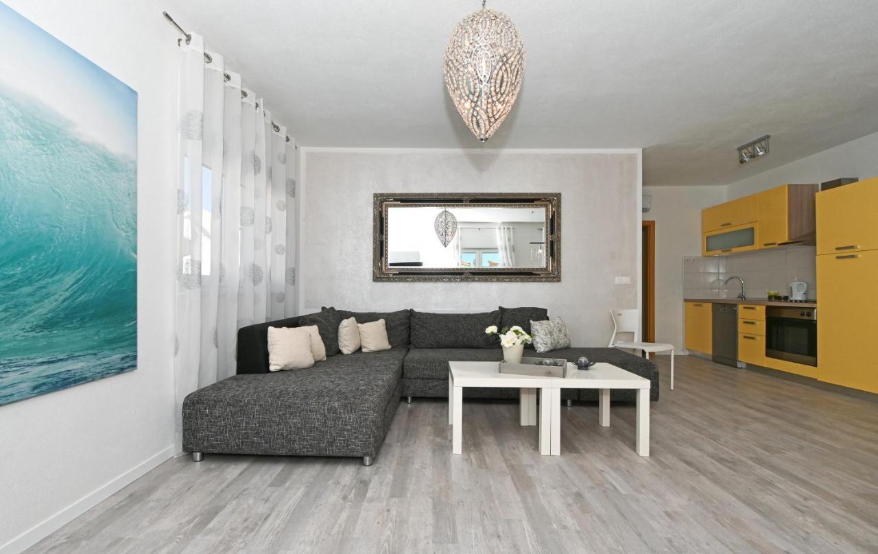 Apartments Villa Filip Трогір Екстер'єр фото