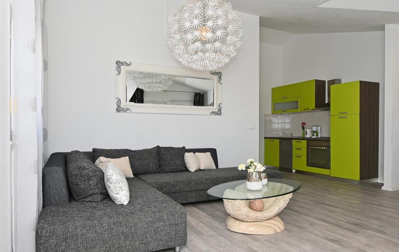 Apartments Villa Filip Трогір Екстер'єр фото